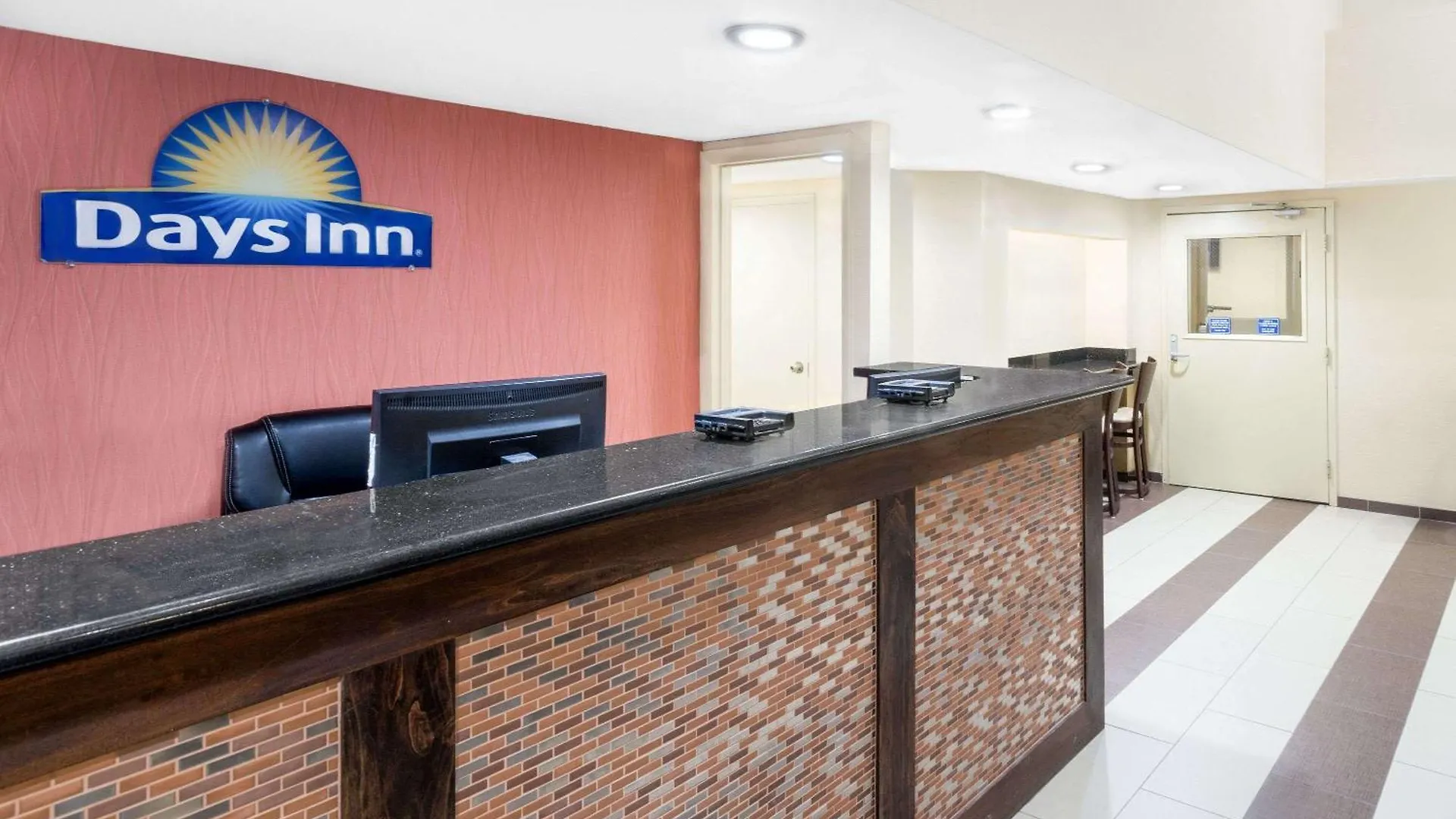 4 Budget Hotels Near Rose Hill Mansion With Easy Finger Lakes Access